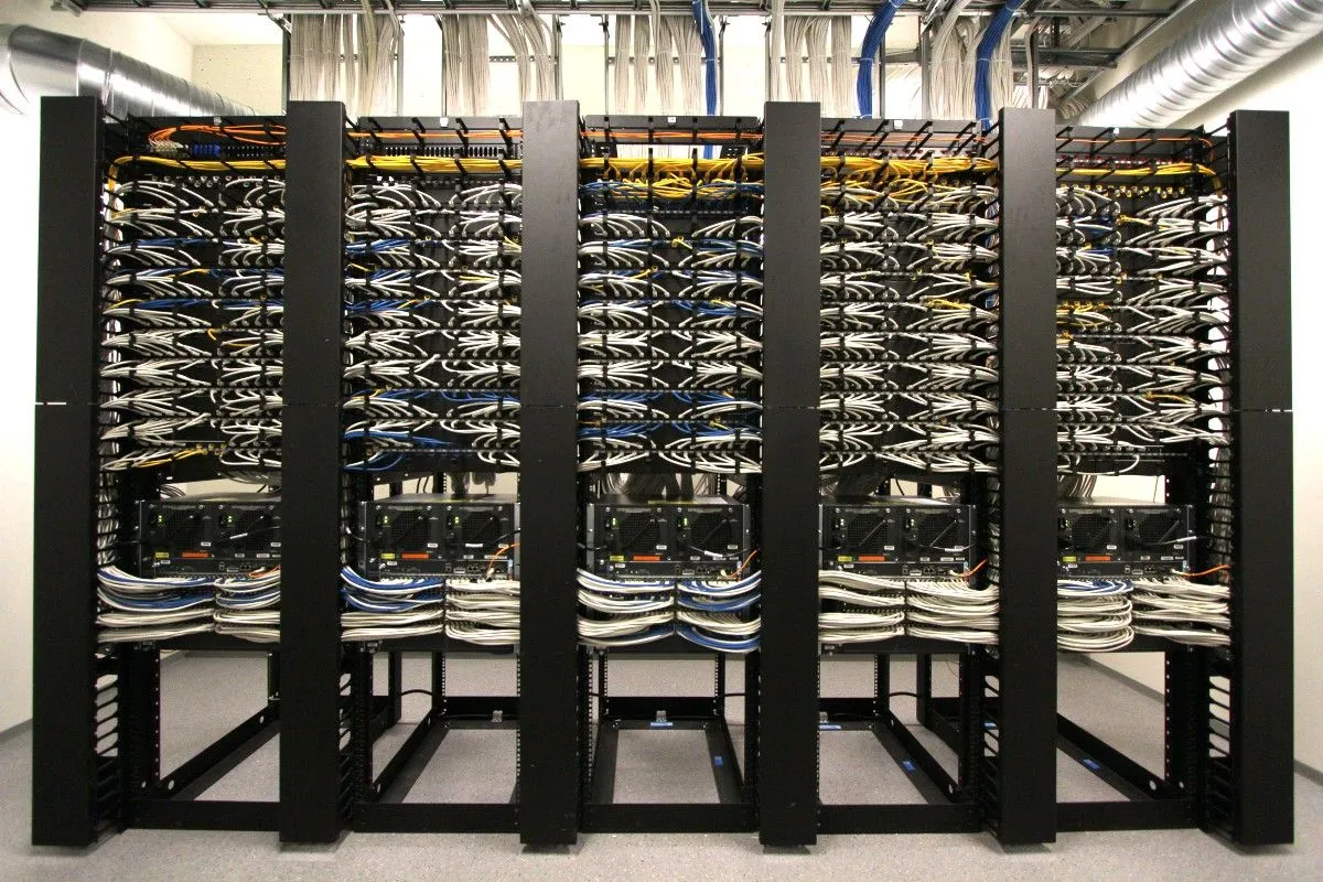 Cabeamento de rede estruturado em rack